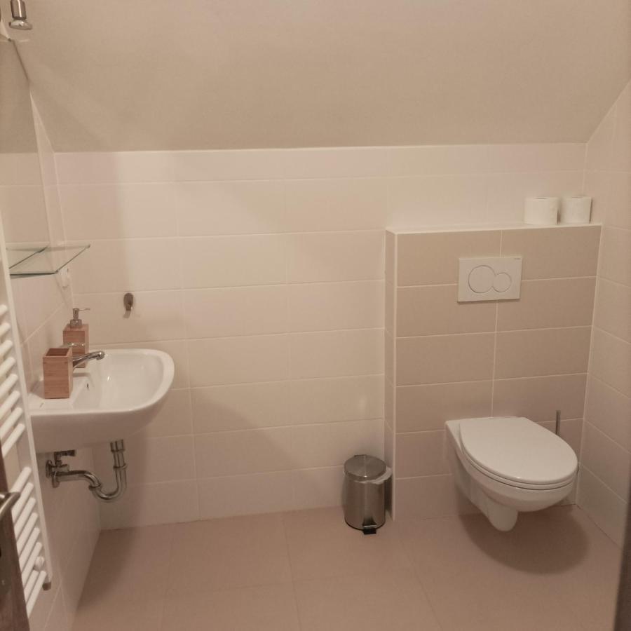 Rodinne Vinarstvi Guldanovi Divaky Luaran gambar